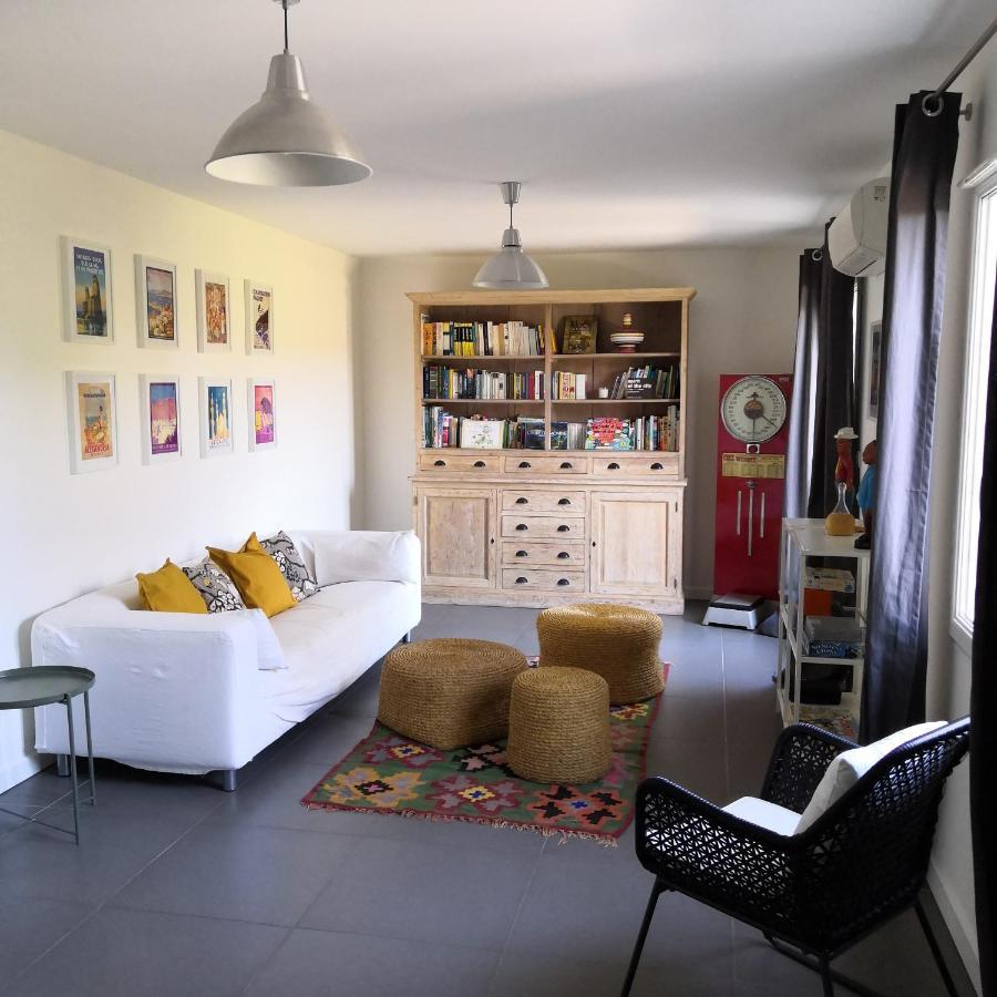 Villa Spacieuse Avec Terrasse Et Vue Mont Ventoux Entrechaux Luaran gambar