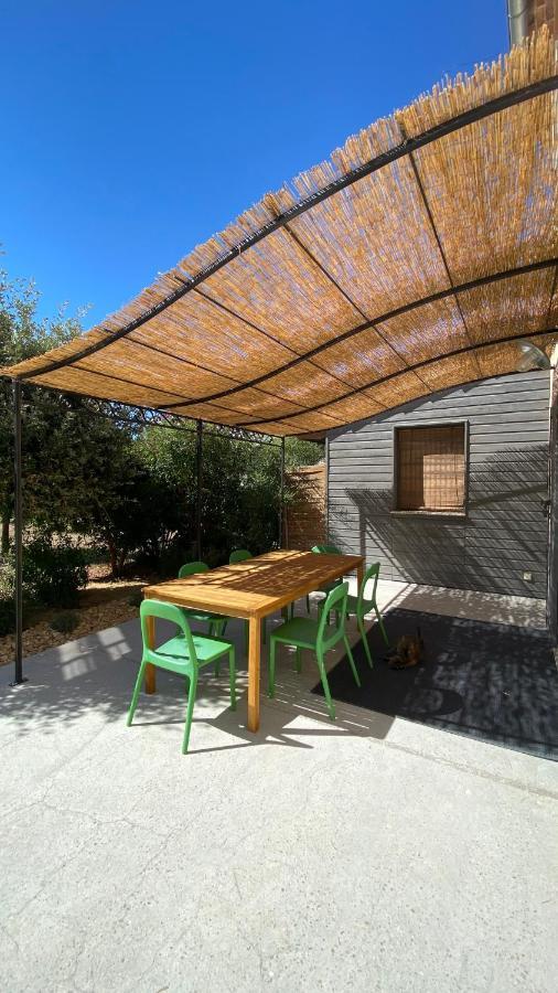 Villa Spacieuse Avec Terrasse Et Vue Mont Ventoux Entrechaux Luaran gambar