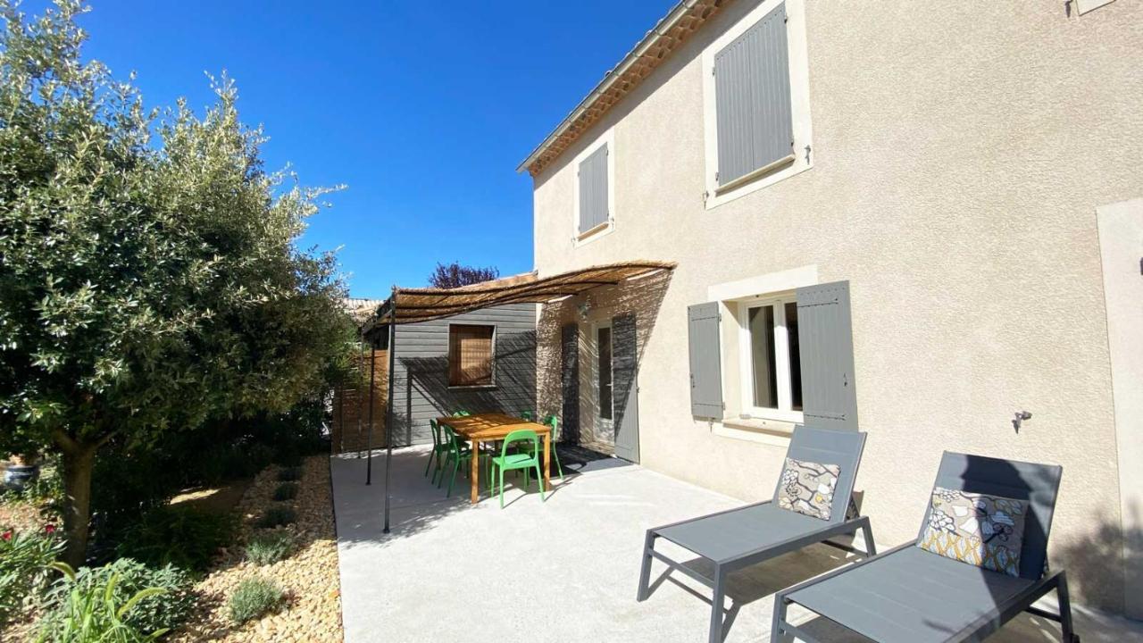 Villa Spacieuse Avec Terrasse Et Vue Mont Ventoux Entrechaux Luaran gambar