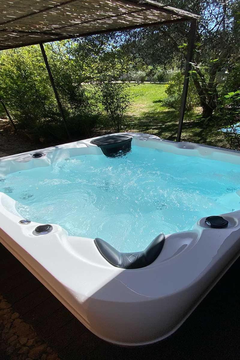 Villa Spacieuse Avec Terrasse Et Vue Mont Ventoux Entrechaux Luaran gambar