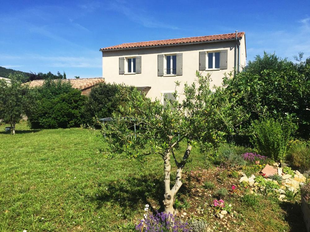 Villa Spacieuse Avec Terrasse Et Vue Mont Ventoux Entrechaux Luaran gambar
